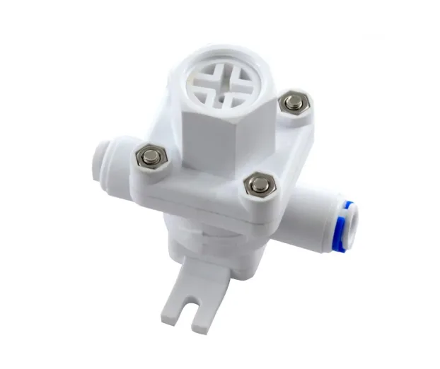 מקטין לחץ מים